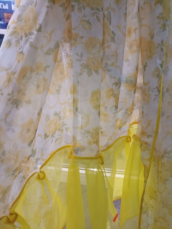 Шторы- арка цветочная вуаль 270х155 желтенькая  на ленте